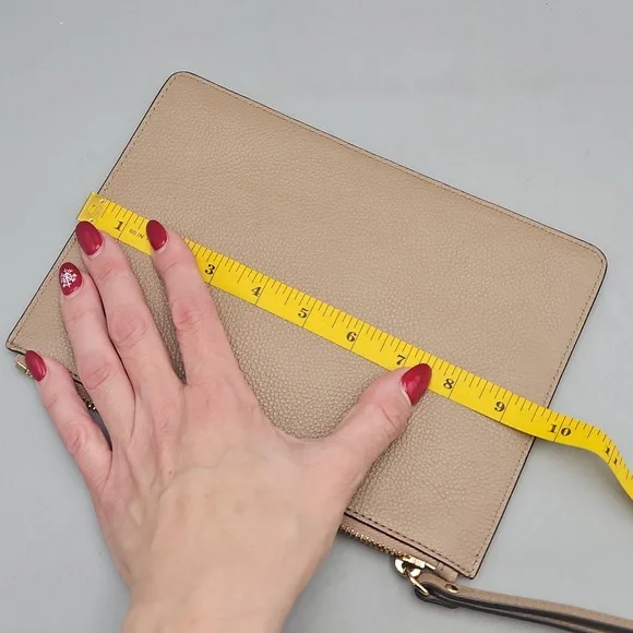 Michael Kors Bags Michael Kors Jet Set Travel XL Clutch - Picture 12 of 15